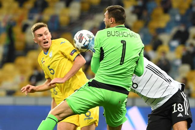 恩比德职业生涯总薪资超过5亿 比肩詹库杜乔治